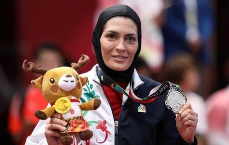 الهه منصوریان: اولین زن مسلمان UFC خواهم بود که با حجاب مبارزه می‌کند