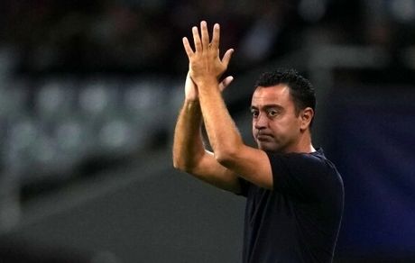 قرارداد ژاوی با بارسلونا تمدید شد