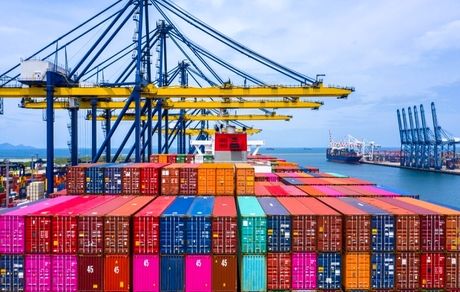 دپوی ۴.۳ میلیون تنی کالای اساسی در گمرک و بنادر