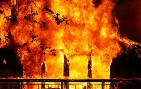  کالیفرنیا در جهنم؛ هزاران نفر مجبور به تخلیه خانه‌هایشان شدند