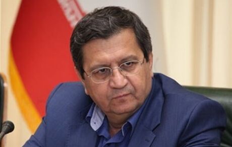 همتی: بازار ارز به سمت ثبات می‌رود 