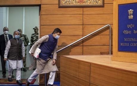 انتقاد و اتهام‌زنی وزیر بازرگانی هند به غول‌های تجارت الکترونیک آمریکا